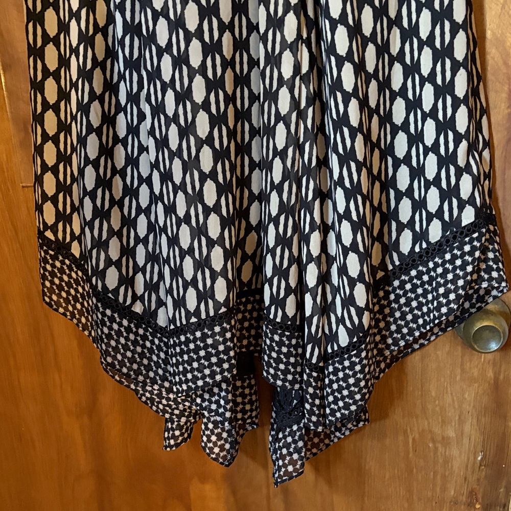 Taylor Women’s Flowy Midi Dress Black and Beige Geometric Pattern - Picture 4 of 5